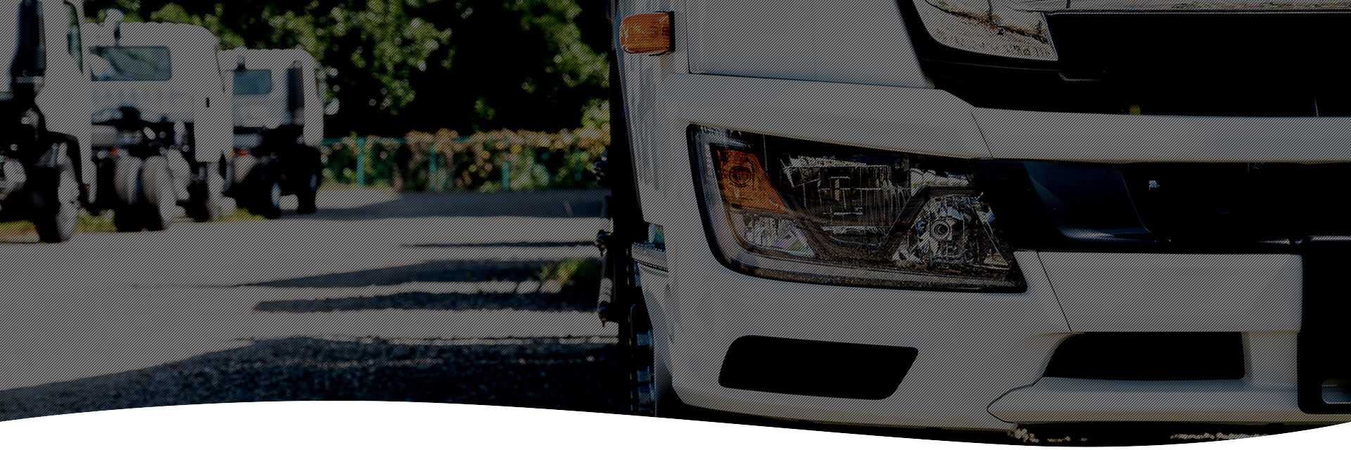 安心・安全・快適なトラック販売ご購入後、最短でお乗りいただけるトラックをご用意。トラックのことは当店にお任せください。