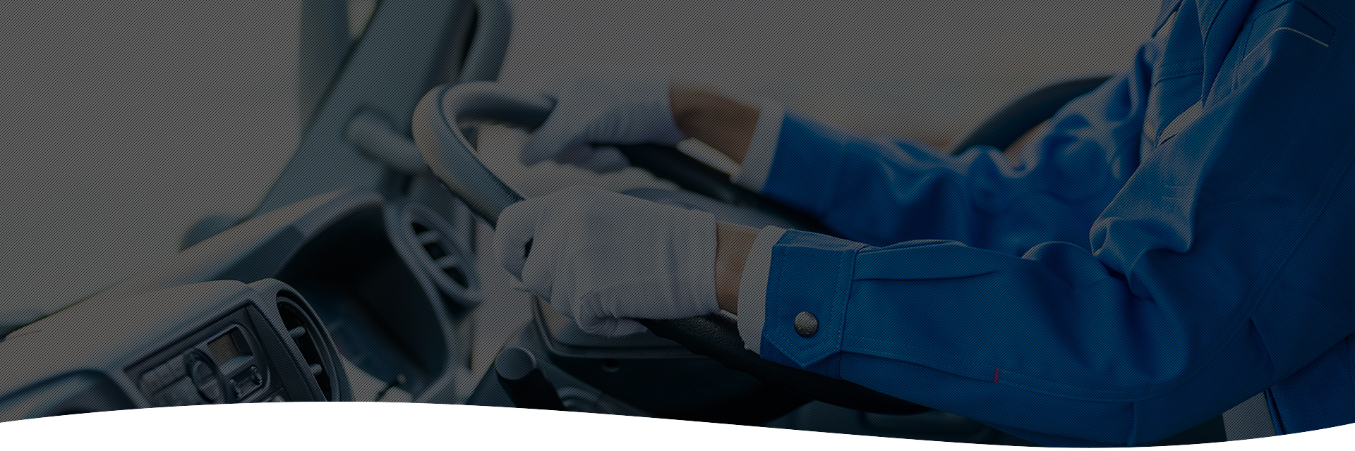 安心・安全・快適なトラック販売ご購入後、最短でお乗りいただけるトラックをご用意。トラックのことは当店にお任せください。